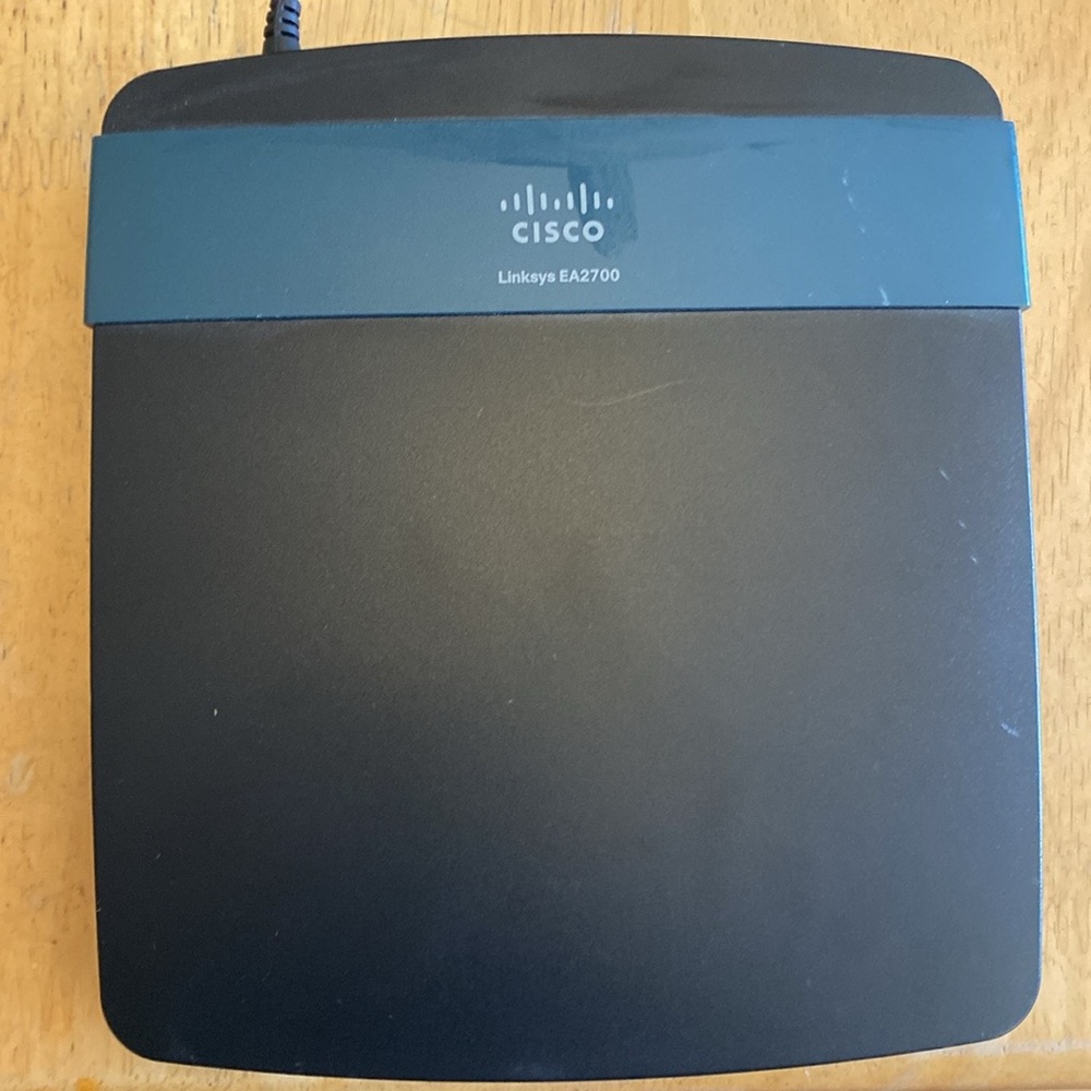 Cisco Linksys EA 2700 Router